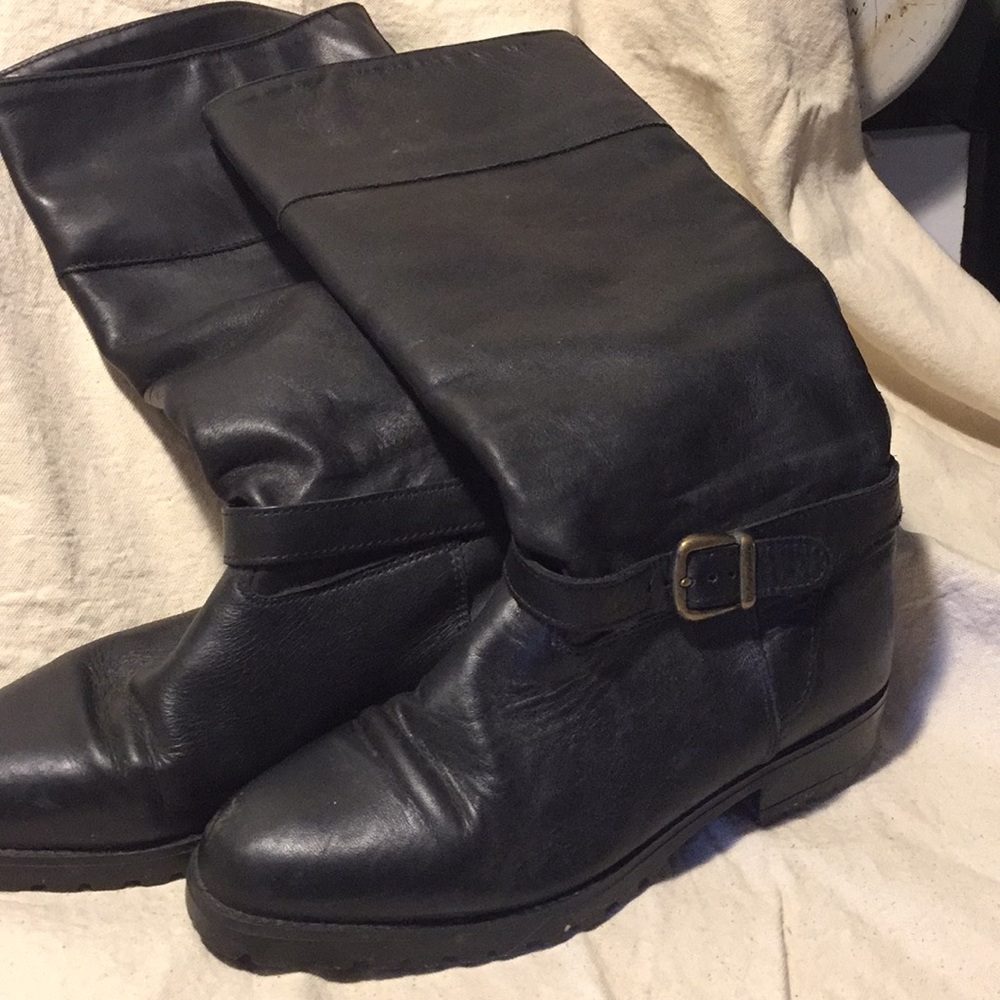 La Canadienne leather, waterproof boots, black.